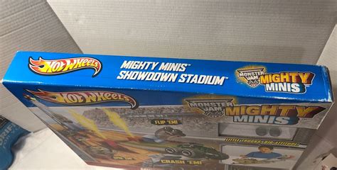 Hot Wheels Monster Jam Mighty Minis Showdown Stadium G24